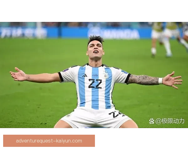 阿尔瓦雷斯在欧冠赛场表现惊艳，助力球队稳步晋级下一轮