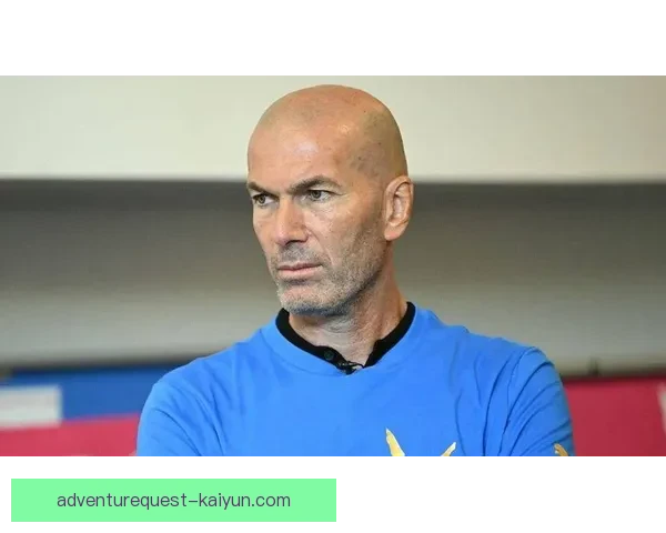 齐达内职业高光回顾：技术与战术的完美结合展现非凡实力