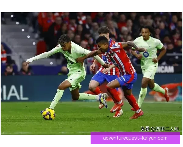 菲戈在巴萨时期表现稳健，助力球队多次夺冠，成为传奇球员。